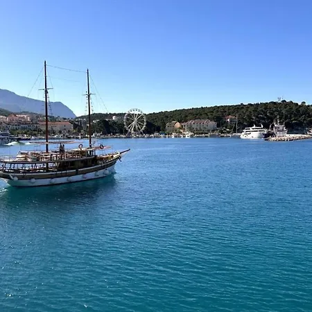 Beautiful Ika With Pool In Makarska Villa *